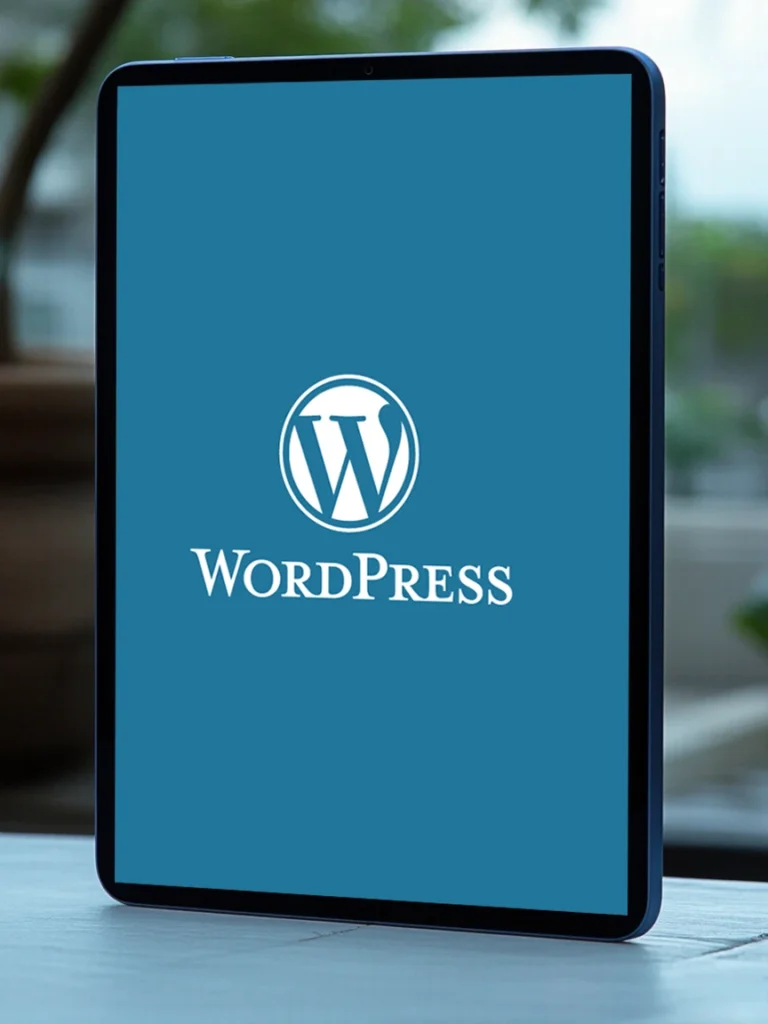 CRM HugeProfit для WordPress та WooCommerce